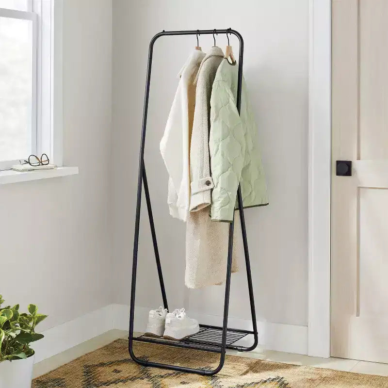 Portant à vêtements étroit avec étagère à chaussures, Organisateur de placard peu encombrant