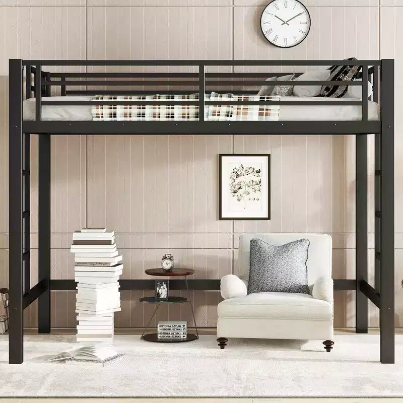 Lit mezzanine en métal une place avec échelle et barrière de sécurité arquée, peu encombrant, pas besoin de sommier tapissier, rose