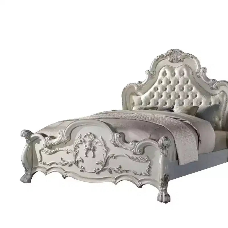 Lit King Size californien de 97", style Dresde, cuir synthétique et blanc cassé, design Rococo Camelback