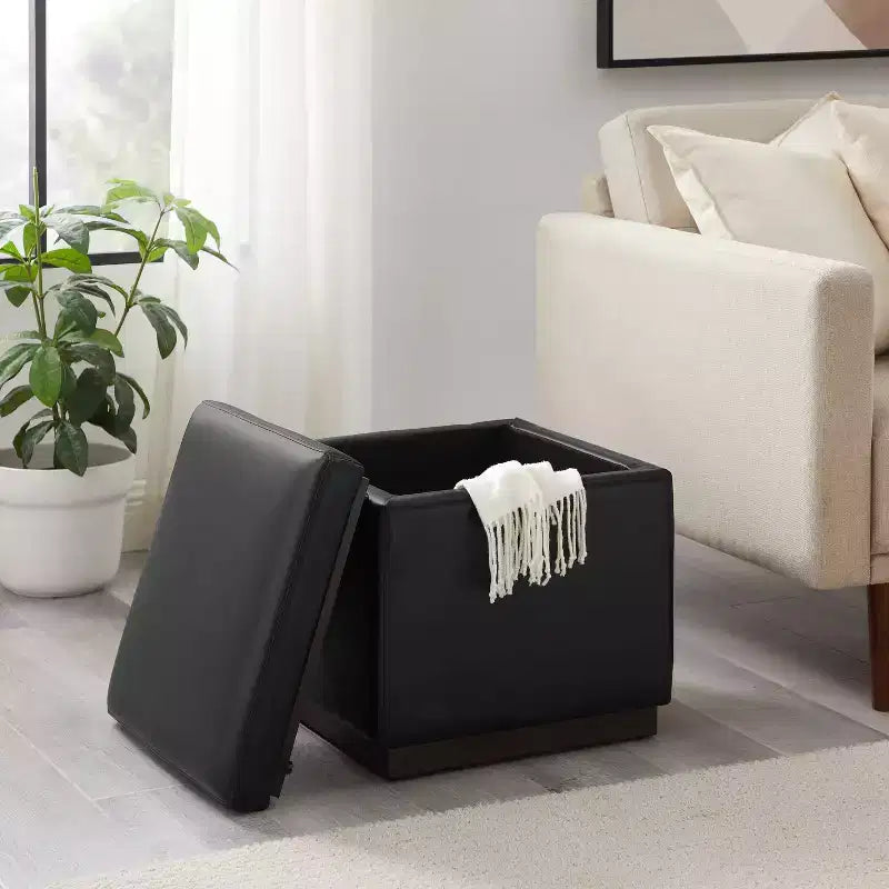 Pouf Lucinda carré en similicuir, repose-pieds d'appoint moderne