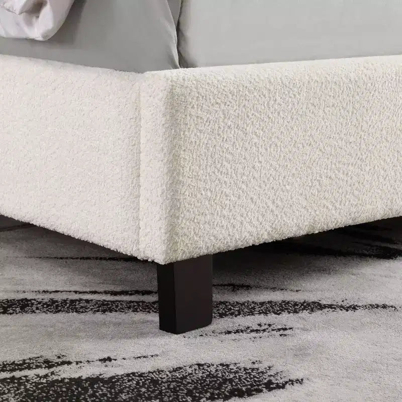 Lit plateforme moderne Queen Size en tissu bouclette avec tête de lit capitonnée à oreilles
