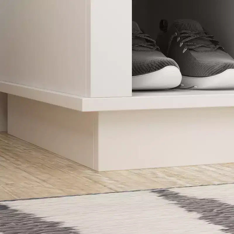 Meuble d'entrée blanc avec 18 casiers à chaussures, 160 cm de large, patères et rangement d'entrée