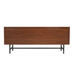 Meuble TV Rochester avec cadre en bois, rangement fermé et pieds en fer noir, meuble de divertissement moderne