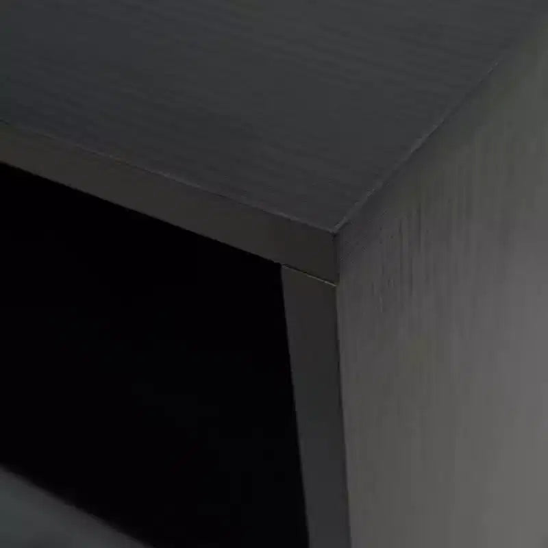 Meuble TV Rochester avec cadre en bois, rangement fermé et pieds en fer noir, meuble de divertissement moderne